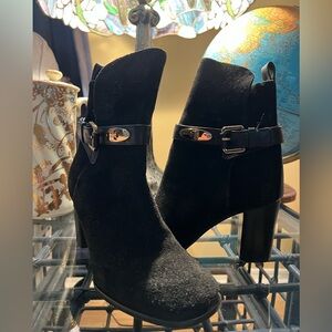 Tory Burch Robynne Ankle Boots sz 6 excellent condition